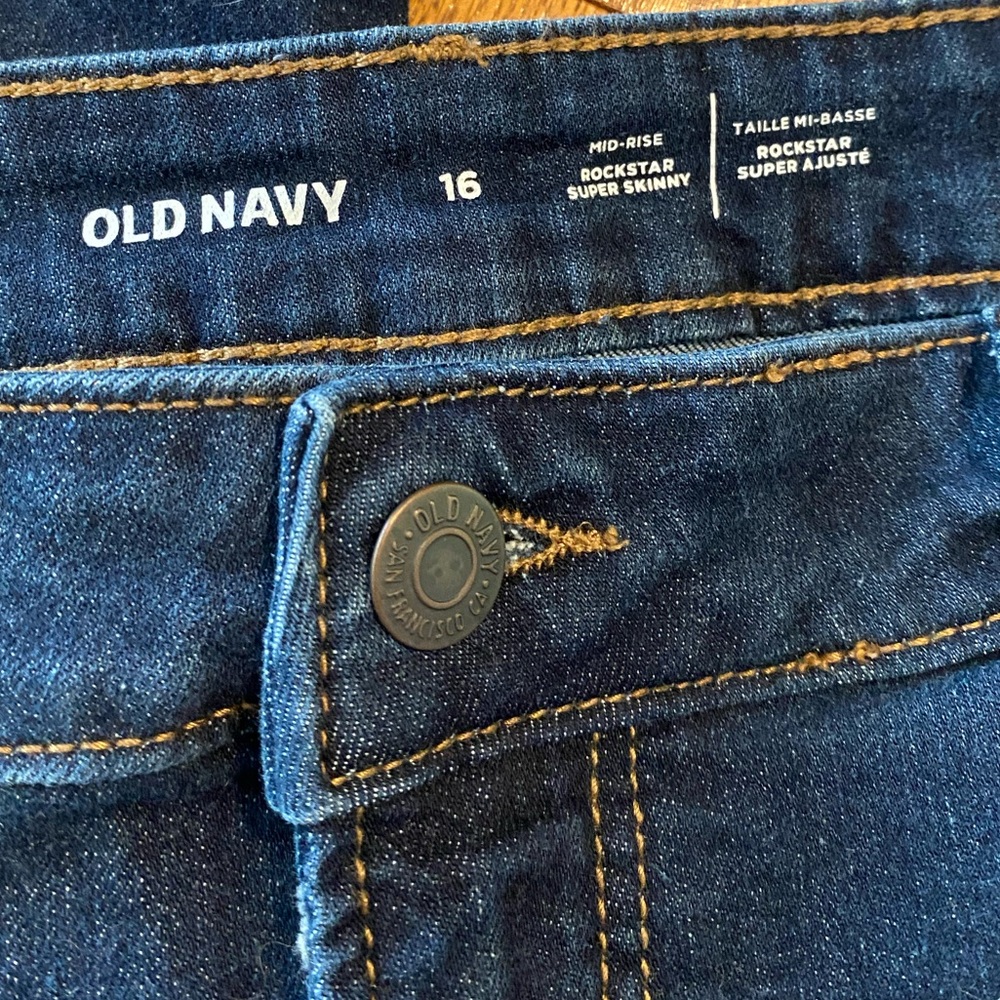 Mid-Rise Ladies Skinny Jeans - Picture 2 of 5
